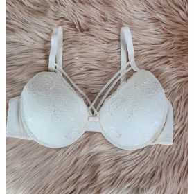 Csipkerátétes nagyméretű melltartó, D kosár