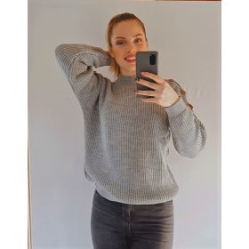 Kötött pulóver gombokkal